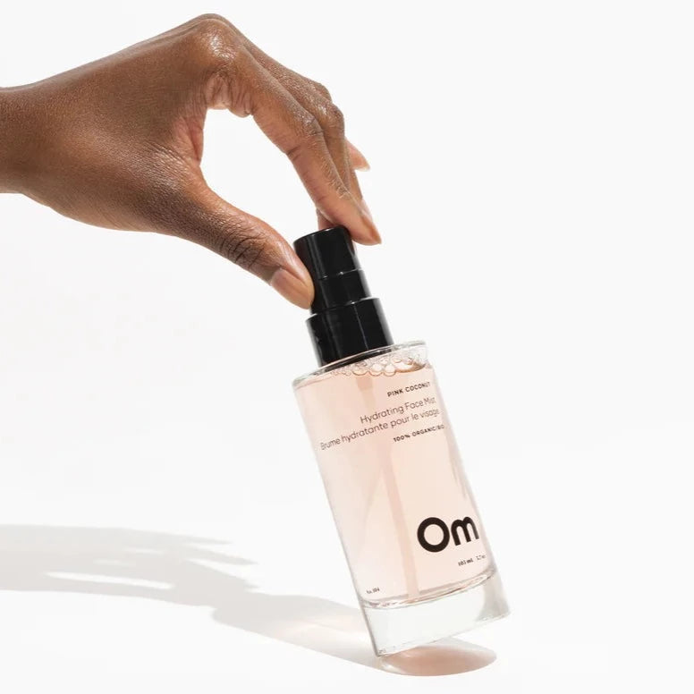 brume-hydratante-om-pink-coconut,om-skin,,naturel,fait-au-canada,fait-a-la-main,vegetalien,bio,vegan.vegane,visage,ahuntsic,casa-luca,boutique-casa-luca