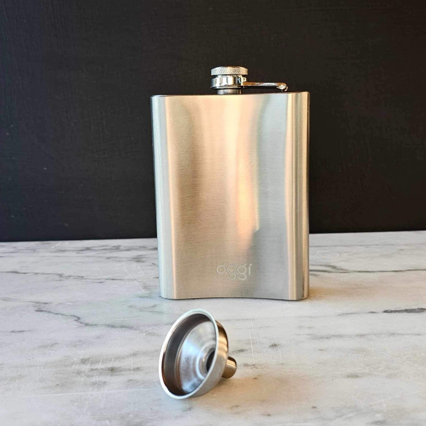 flasque,entonnoir,flasque-et-entonnoir,acier,acier-inoxydable,alochol,madame-gin,flask,stainless,steel-funnel,montreal,boutique-casa-luca