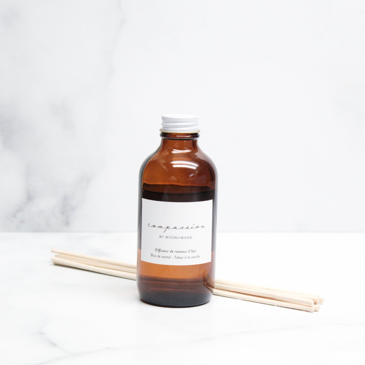 moon-mana,diffuseur,compassion,bois-de-santal,tabac-a-la-vanille,casa-luca,idee-cadeau,ahuntsic