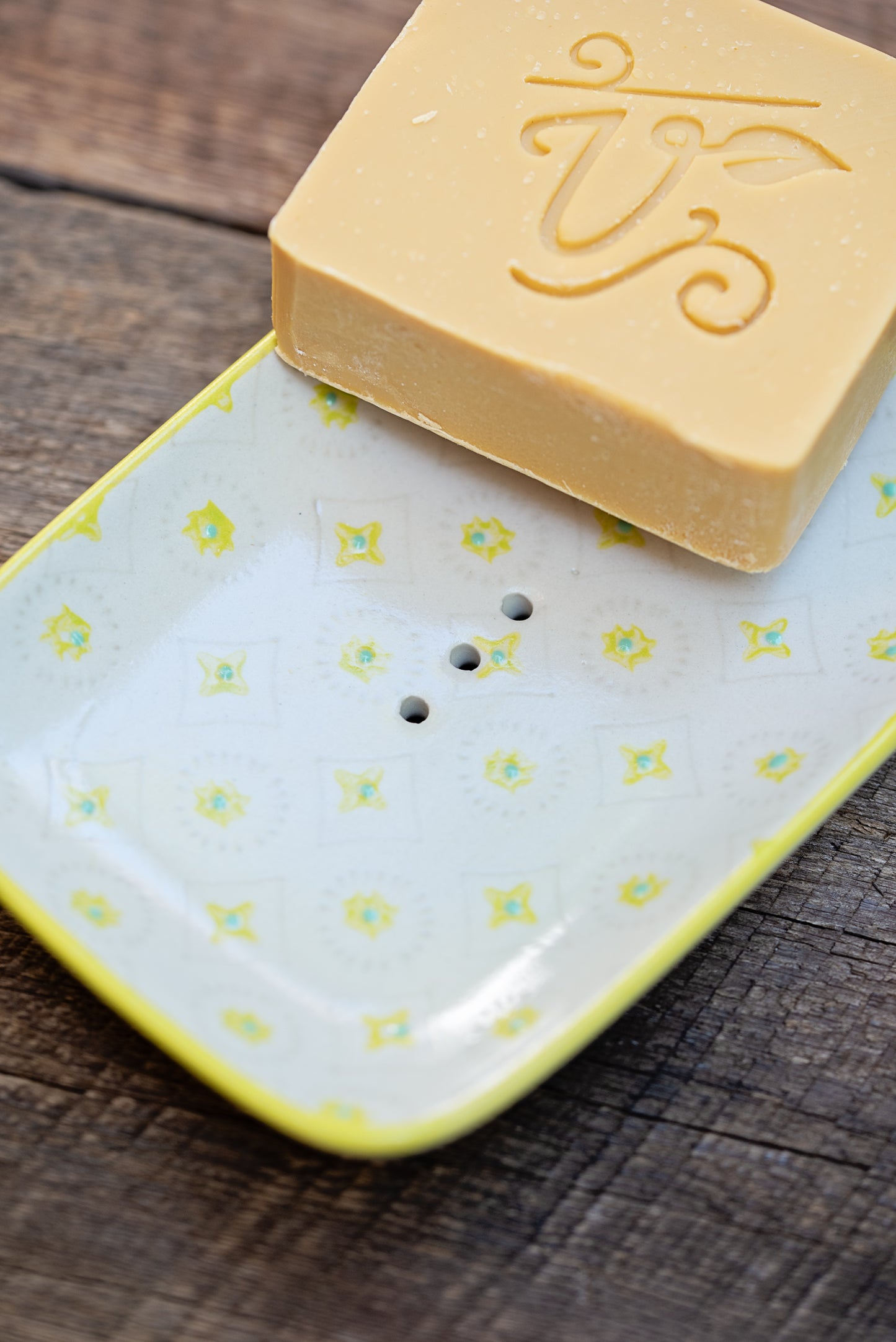 porte-savon-jaune,savon,salle-de-bain,montreal,boutique,montreal