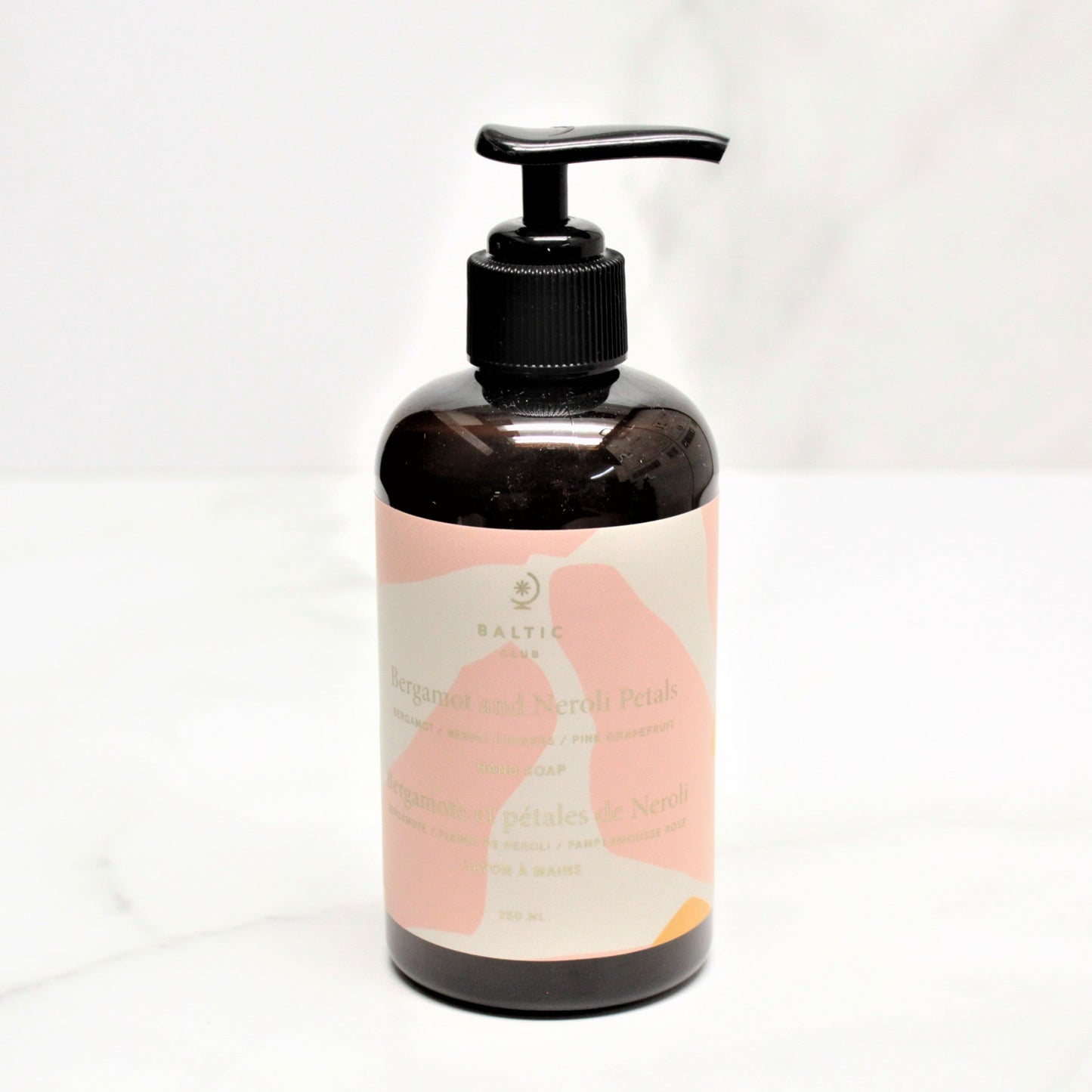 savon-a-mains-bergamote-et-petales-de-neroli,naturel,vegan,baltic-club,naturel,reutilisable,zero-dechet,idee-cadeau,montreal,boutique-montreal,boutique-casa-luca,fait-au-quebec,fabrique-au-quebec