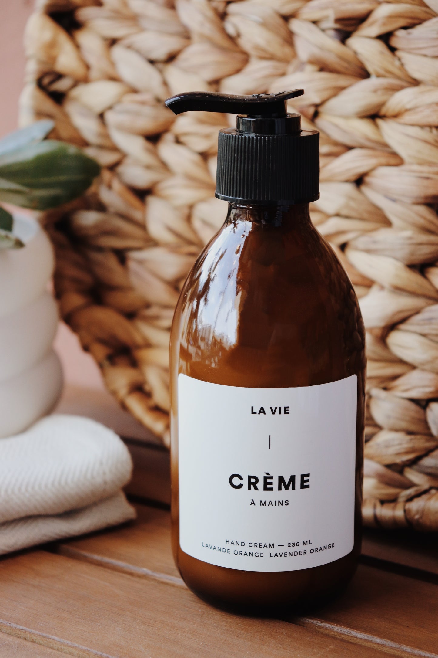 creme-a-mains-lavande-et-orange,agrumes,huiles-essentielles,lime,citron, naturel,vegan,la-vie,la-vie-apothicaire,montreal,ahuntsic,casa-luca,boutique-casa-luca,