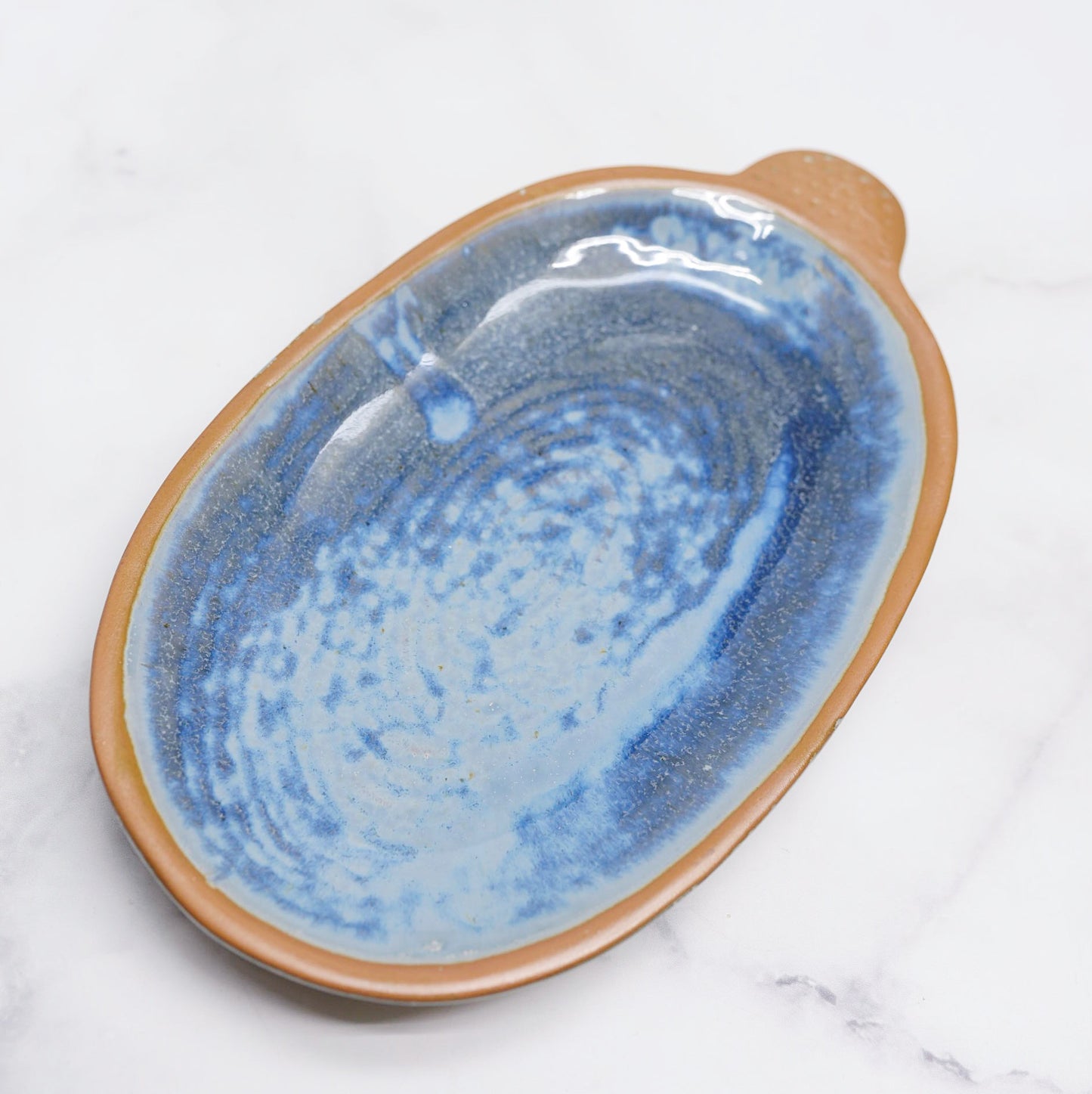 assiette-ovale-bleue,assiette,vaisselle,ceramique,casa-luca,boutique-casa-luca,ahuntsic,montreal,decoration