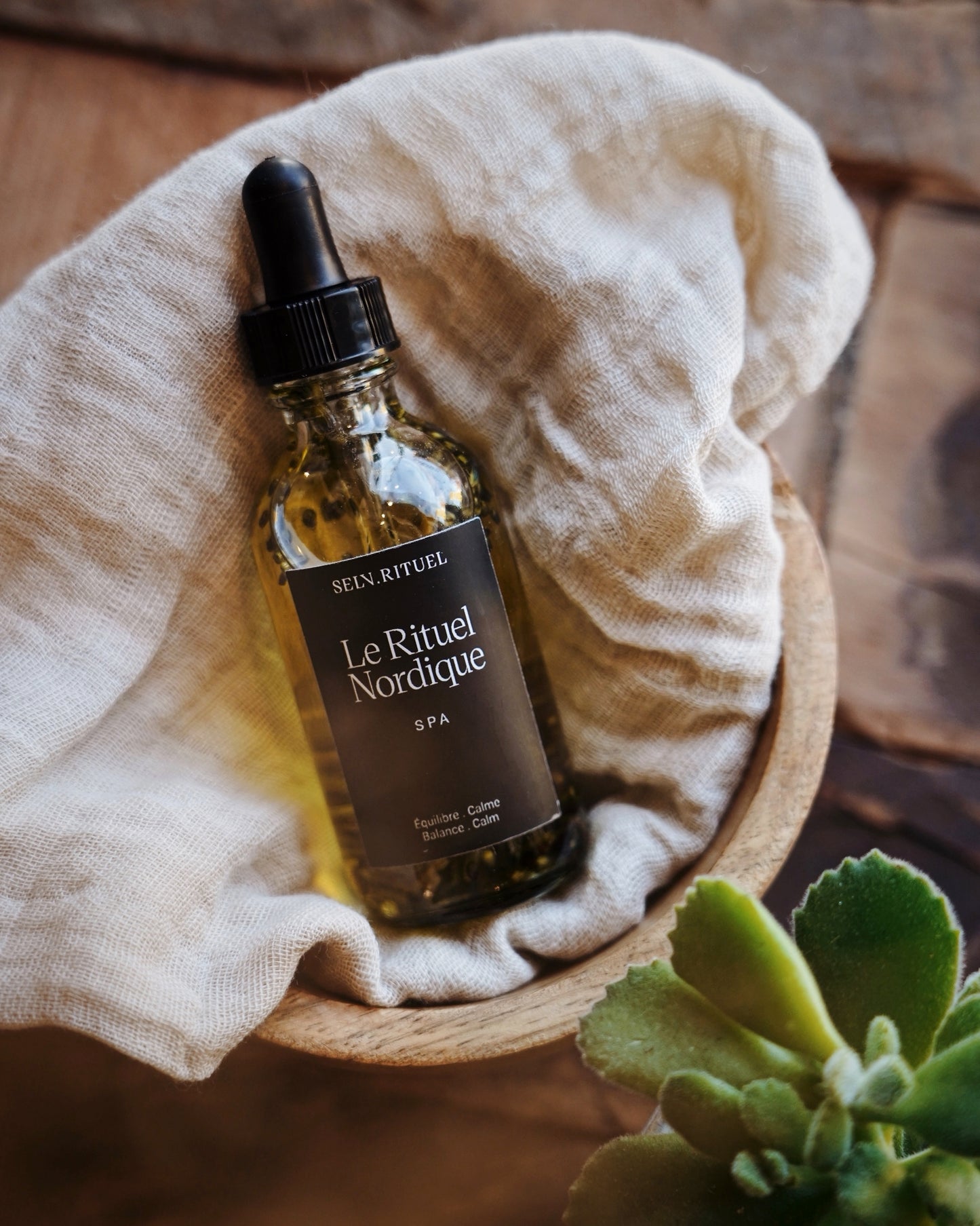 huile-botanique-bain-corps-nordique-selv-rituel-spa,montreal,ahuntsic,casa-luca,boutique-casa-luca,self-care,prendre-soin-de-soi,prendre-un-moment- pour-soi,huile-bain,huile-corps,selv-rituel,achat-local,fait-au-quebec,