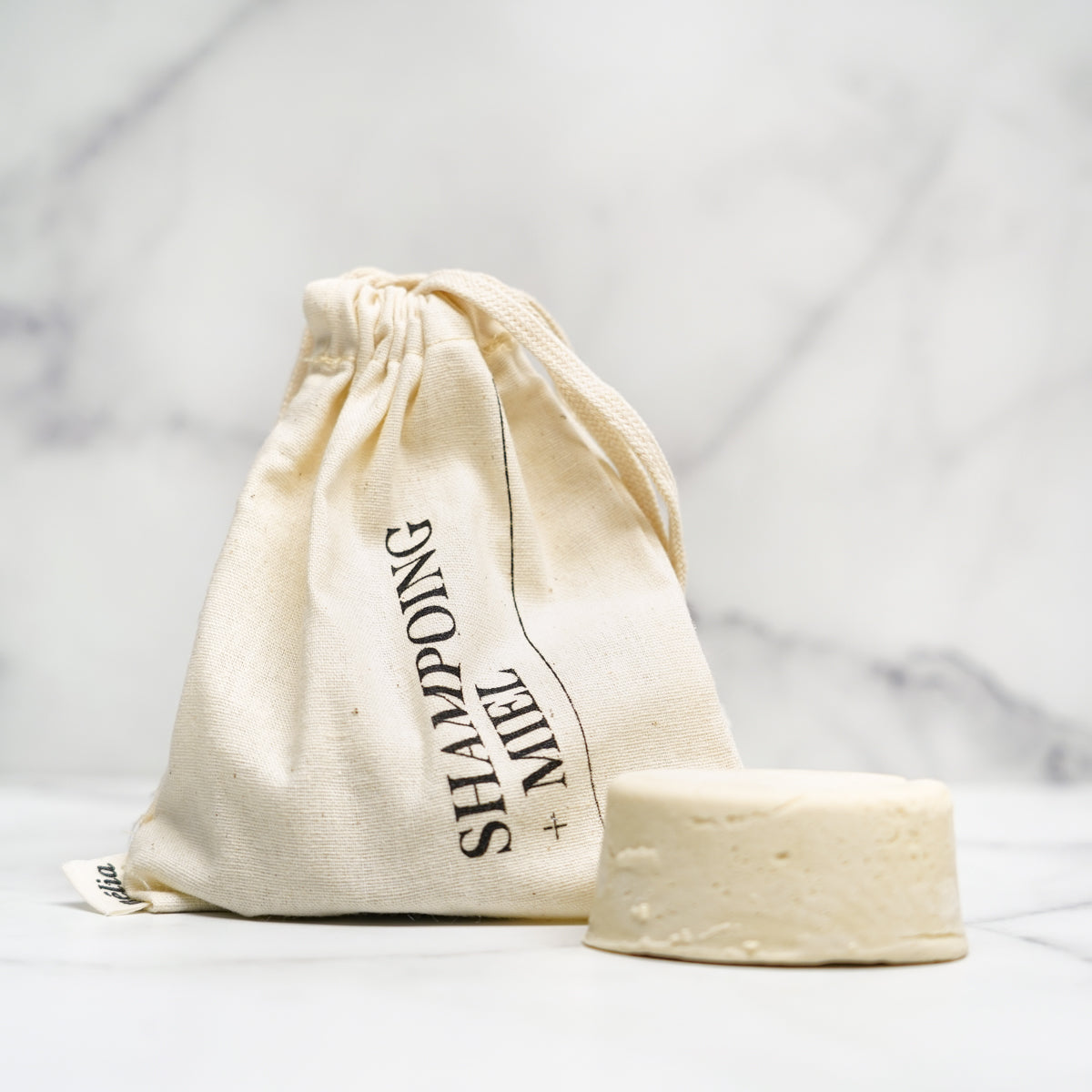 shampoing-en-barre-cheveux-secs-et-peau-sensible,cheveux,shampoing-barre-shampoing,miel,brut,quebecois,quebec,abeille,montreal,decoration,montreal,boutique,casa-luca
