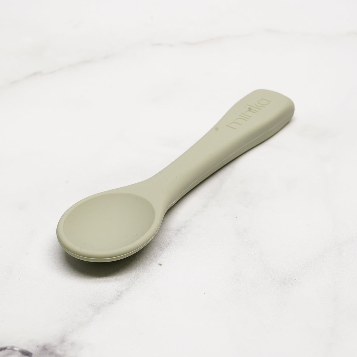 petite-cuillere,minika,silicone,cuillere,compagnie-quebecoise,ahuntsic,casa-luca,montreal,quebecois,enfant,bebe,bol-enfant