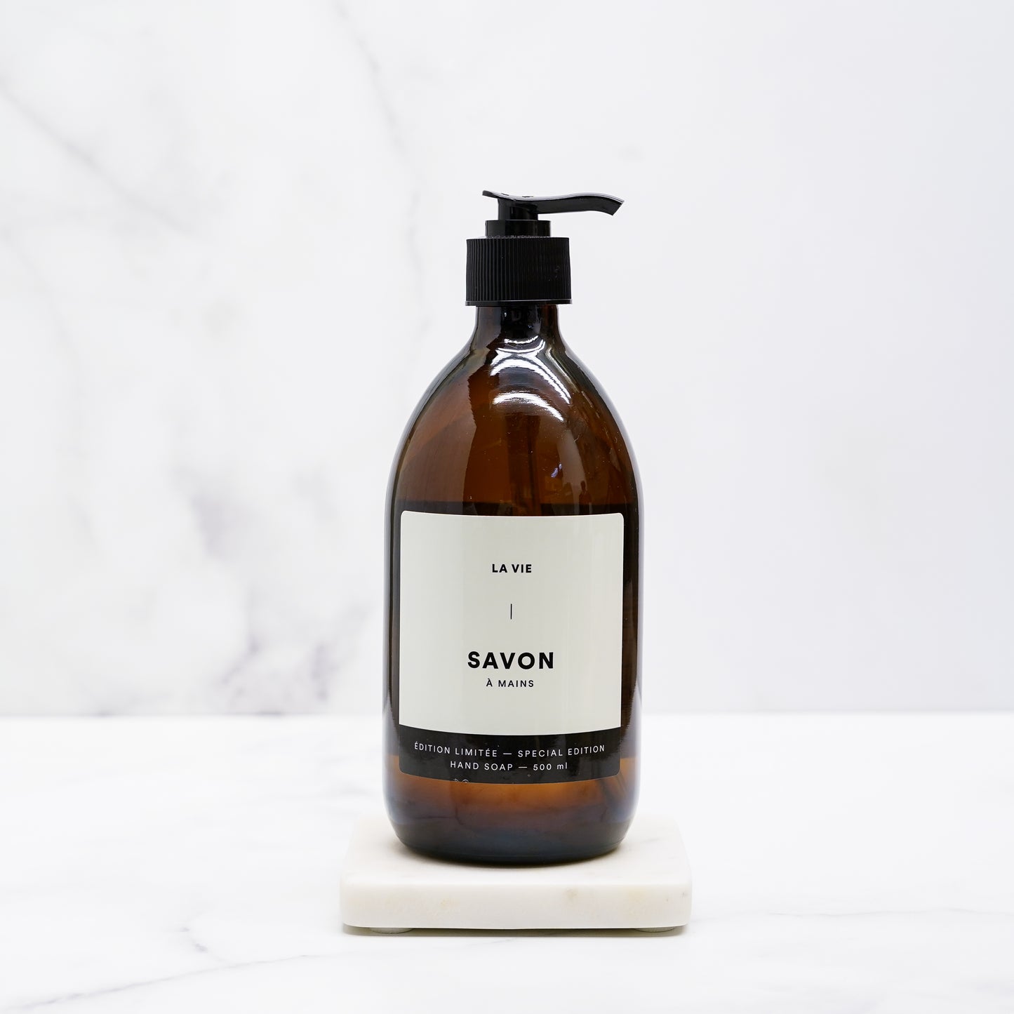 savon-a-mains-la-vie-verveine-et-yuzu,la-vie-apothicaire,montreal,vegan,idee-cadeau,fete-des-meres,fait-au-quebec,fabrique-au-quebec,montreal,boutique-casa-luca,boutique-montreal