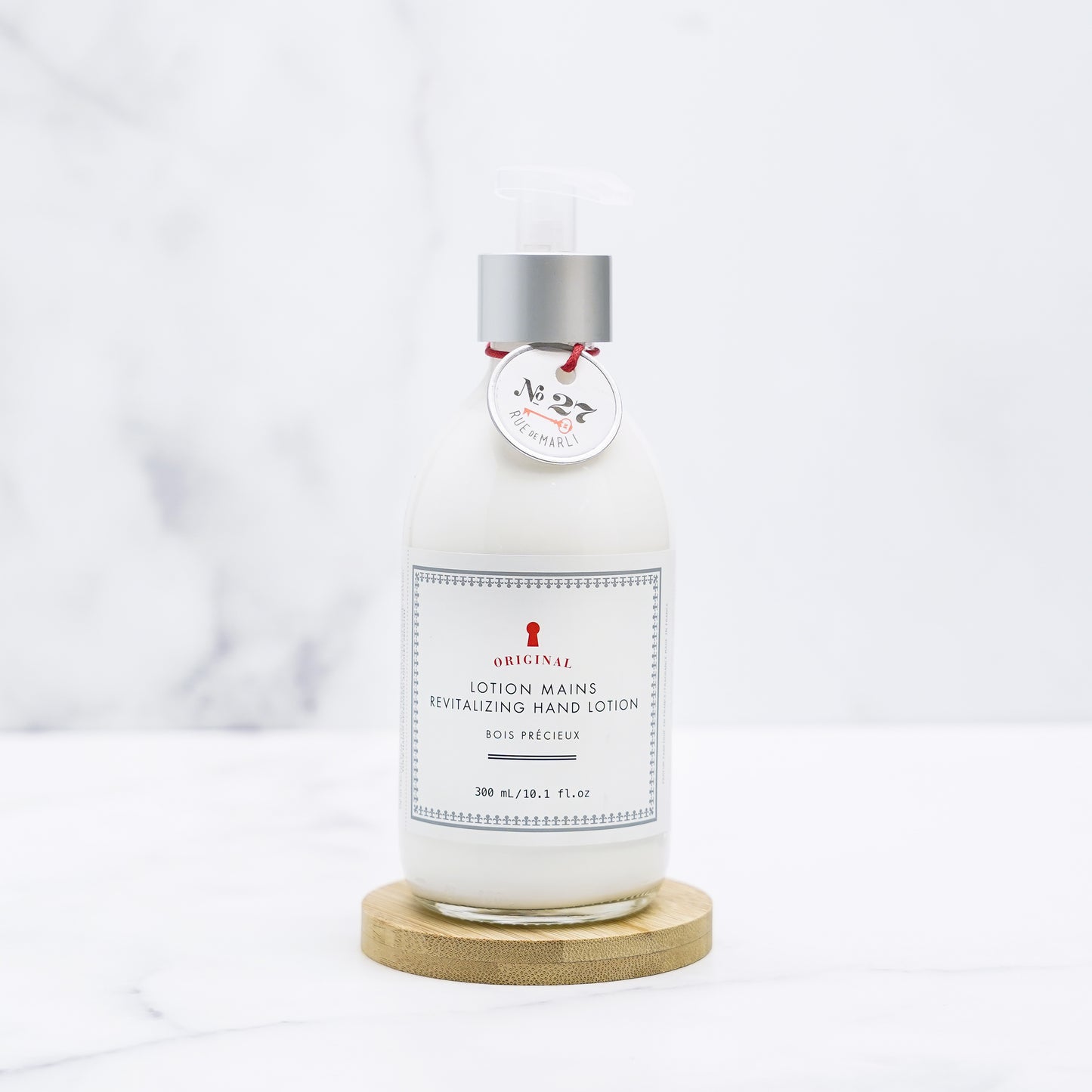 lotion,mains,lotion-mains,main,lucia,rue-de-marli,bois-precieux,paris,numero-27,27,no-27,casa-luca,casaluca,boutique-casa-luca,montreal,ahuntsic,huile-argan,beurre-de-karité,amande-douce,pin-sylvestre,cypres-italie,bois-de-santal,bois-de-santal-rouge