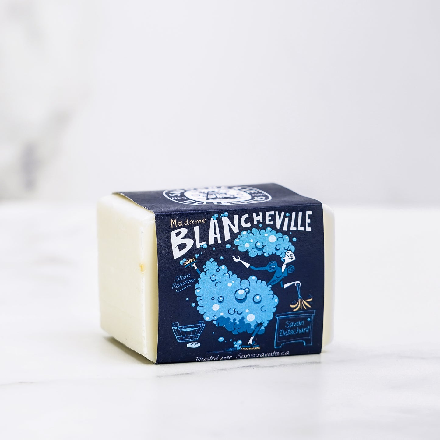 madame-blancheville-savon-detachant-lhuile-de-coco-bio,lessive-a-la-main,maison-saine,comment-detacher-les-taches-tenaces,bio,vegan,savon-vegane,zero-dechet,ecoresponsable,maison-verte,gogreen,montreal,boutique-montreal,boutique-casa-luca-savonerie-des-diligences