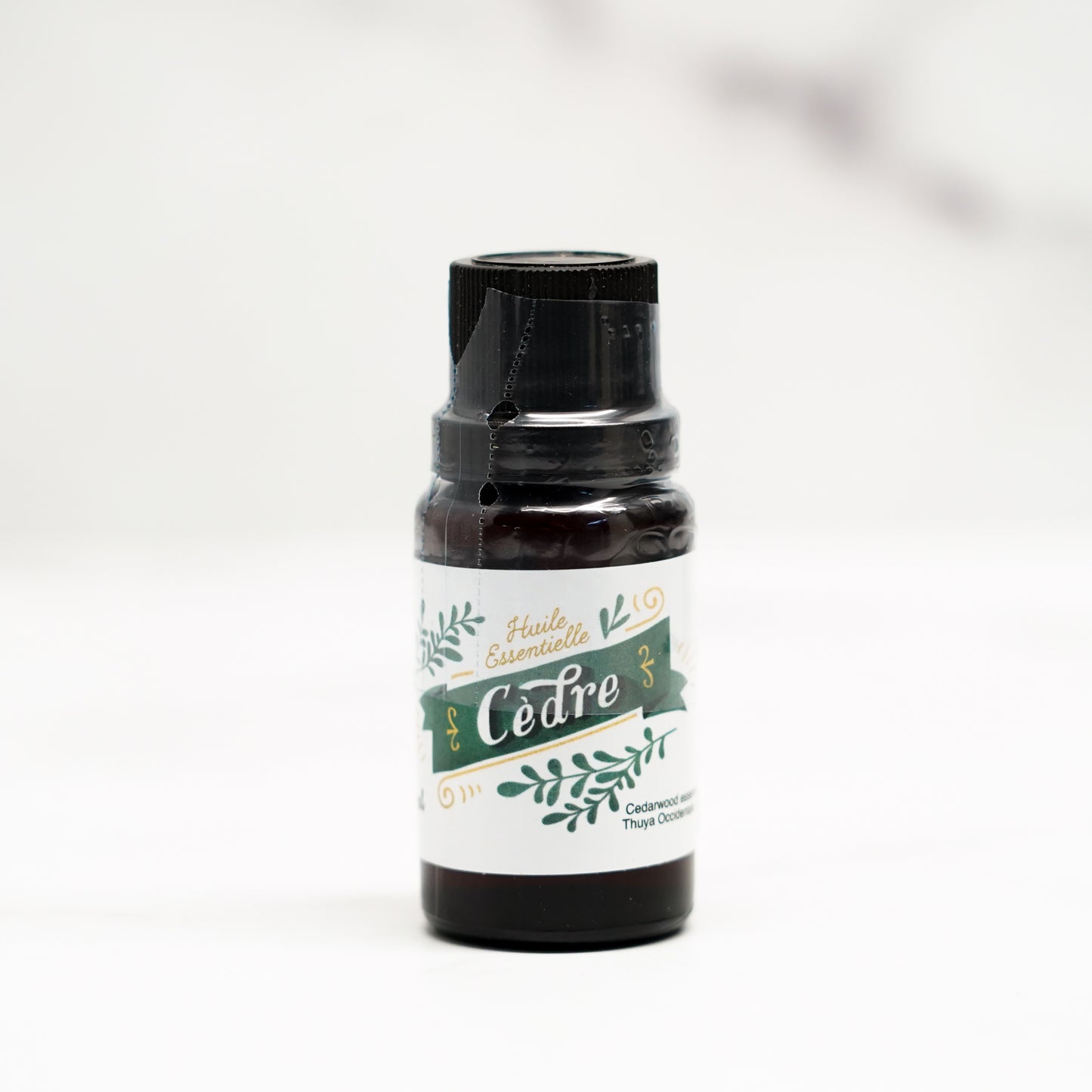 huile-essentielle-savonnerie-des-diligences-cedre-montreal,huile-essentielle,casa-luca-ahuntsic,montreal,savonnerie-des-dilligences,produits-quebecois,fait,quebec,fabrique,boutique-casa-luca,
