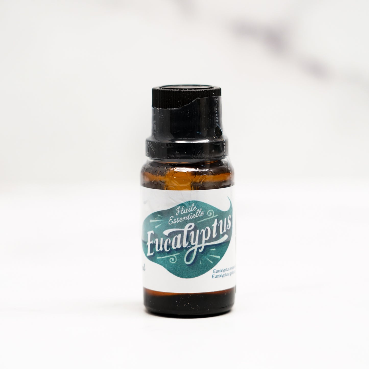 huile-essentielle-savonnerie-des-diligences-eucalyptus-montreal,huile-essentielle,casa-luca-ahuntsic,montreal,savonnerie-des-dilligences,produits-quebecois,fait,quebec,fabrique,boutique-casa-luca,