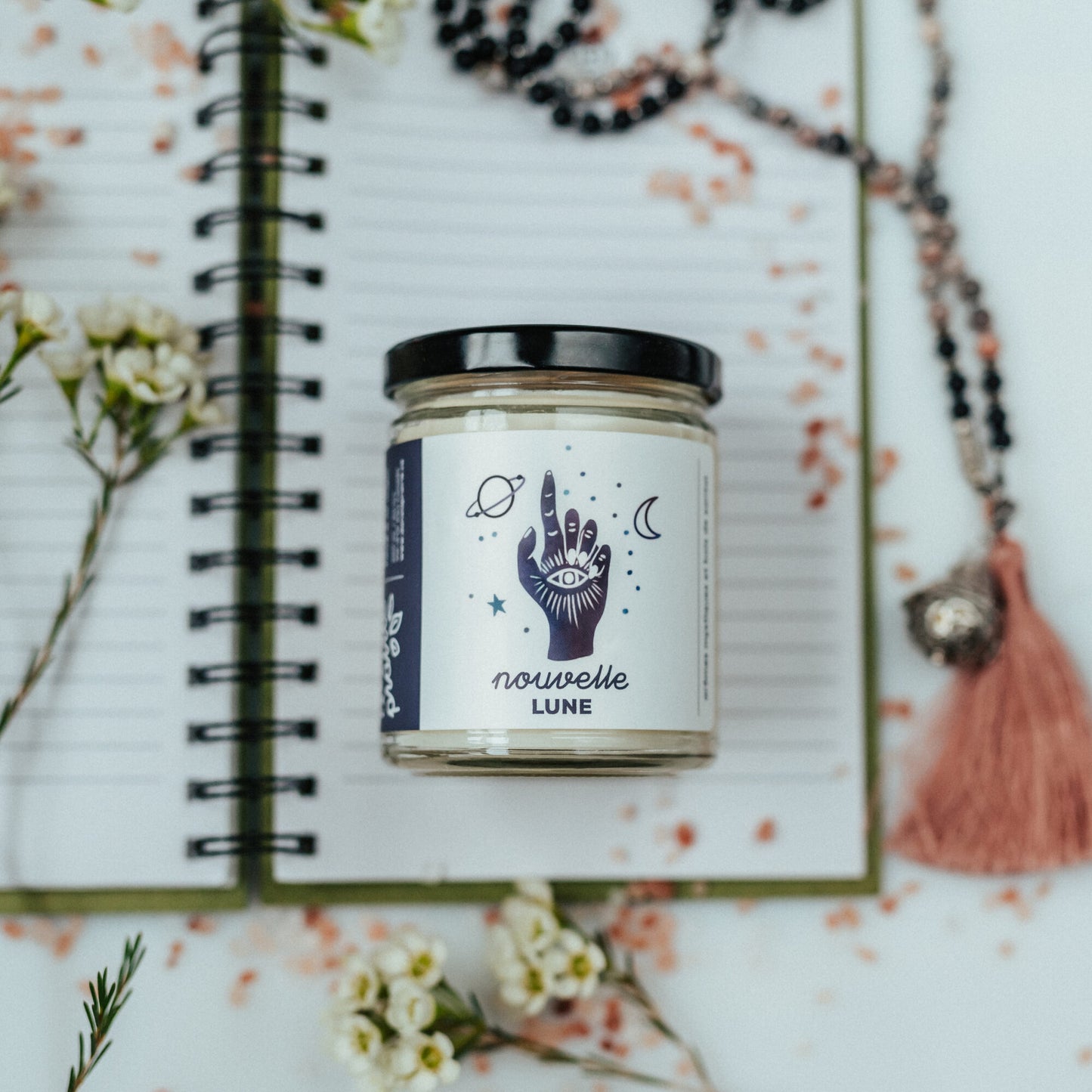 bougie-dans-la-prairie,bougie,chandelle,cire-de-soya,creation-locale,produit-quebecois,fait-au-quebec,montreal,ahuntsic,casa-luca,casaluca,boutique-casa-luca,soya,achat-local,dans-la-prairie,fait-a-la-main