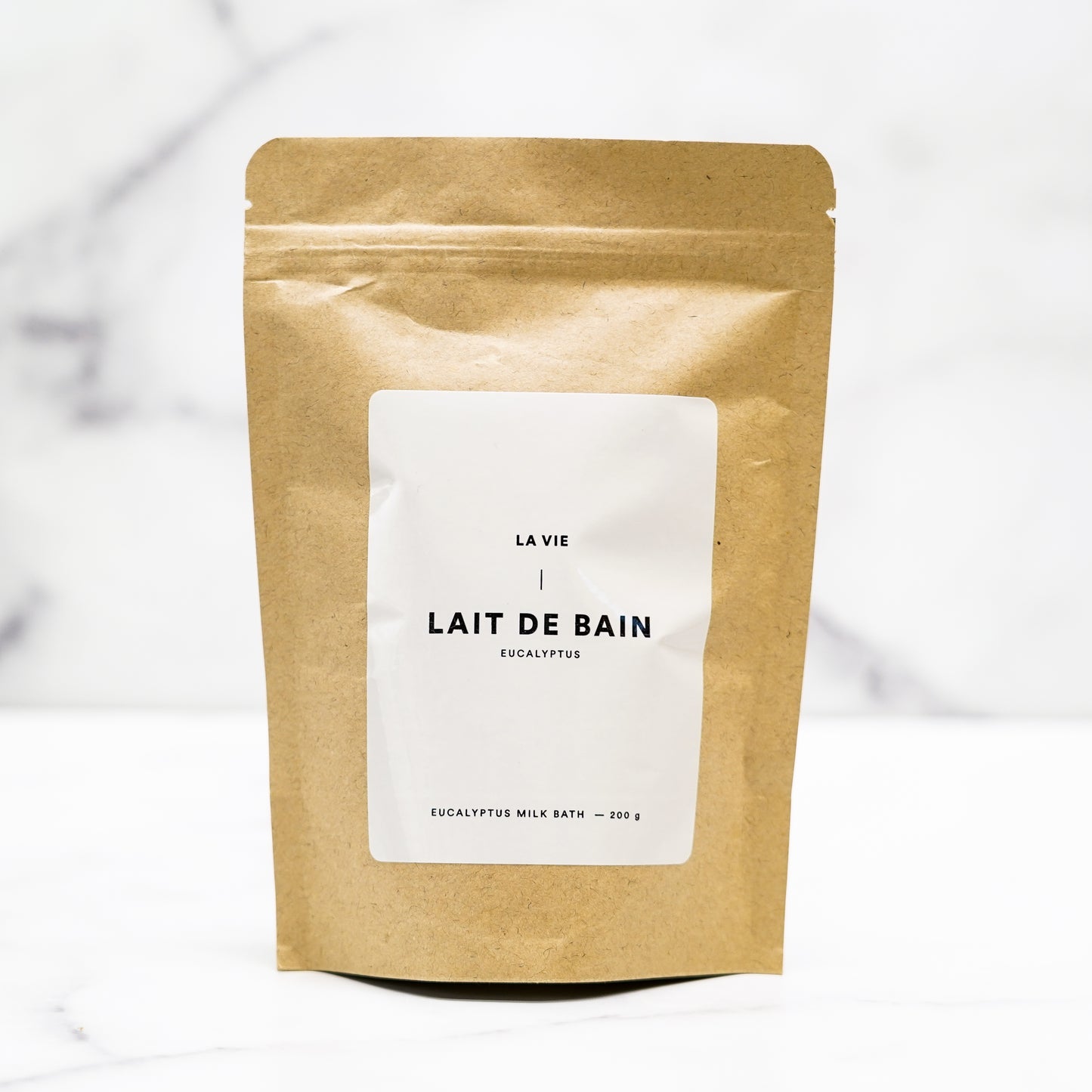 lait-de-bain-la-vie-eucalyptus,huiles-essentielles,eucalyptus,naturel,vegan,la-vie,la-vie-apothicaire,montreal,ahuntsic,casa-luca,boutique-casa-luca,lait-de-bain,self-care,prendre-soin-de-soi,prendre-un-moment-pour-soi