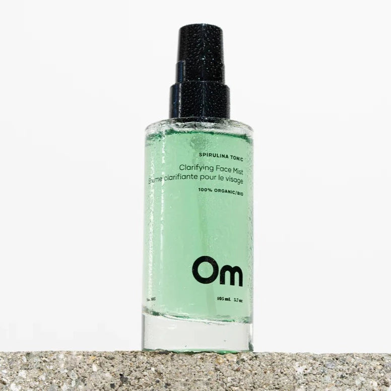 brume-clarifiante-om-peau-grasse,om-skin,,naturel,fait-au-canada,fait-a-la-main,vegetalien,bio,vegan.vegane,visage,ahuntsic,casa-luca,boutique-casa-luca