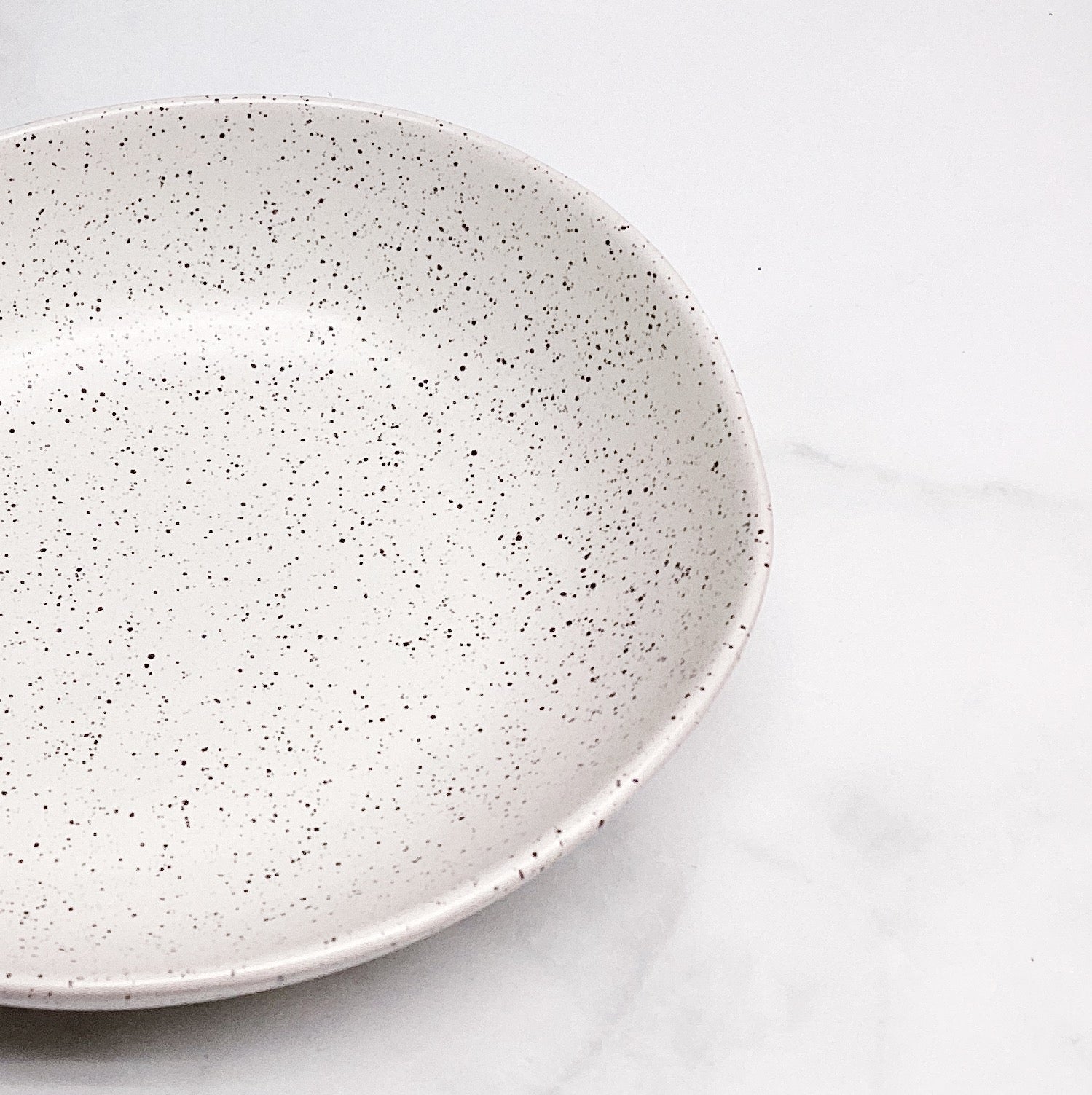 assiette-creuse-sesame-moonlight,bol-en-gres-creme,bol-ceramique,ahuntsic,montreal,boutique-casa-luca,casa-luca, vaisselle,achat-local,ahuntsic