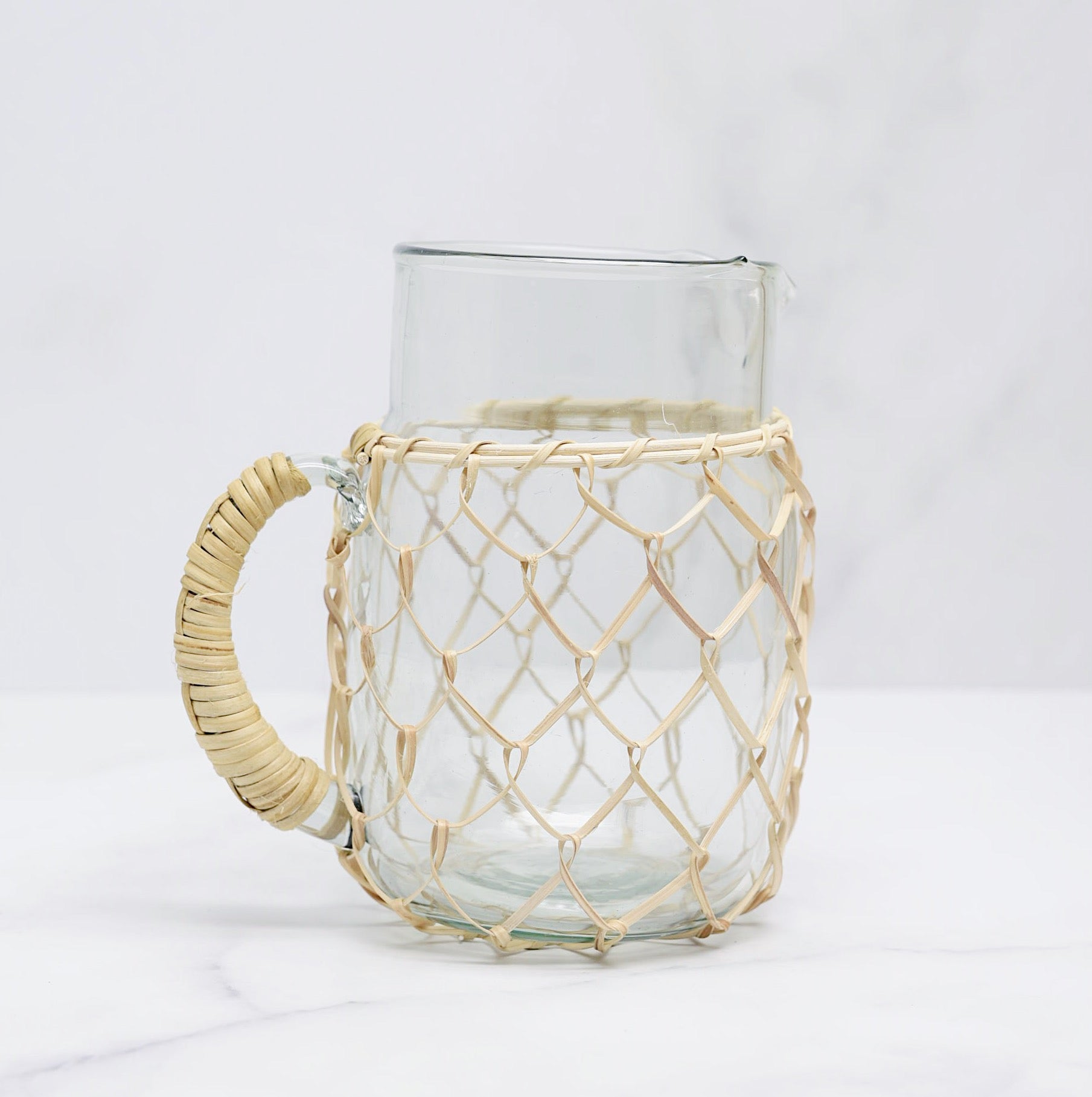 carafe-en-verre,pichet,eau,vaisselle,cuisine,ahuntsic,casa-luca,montreal