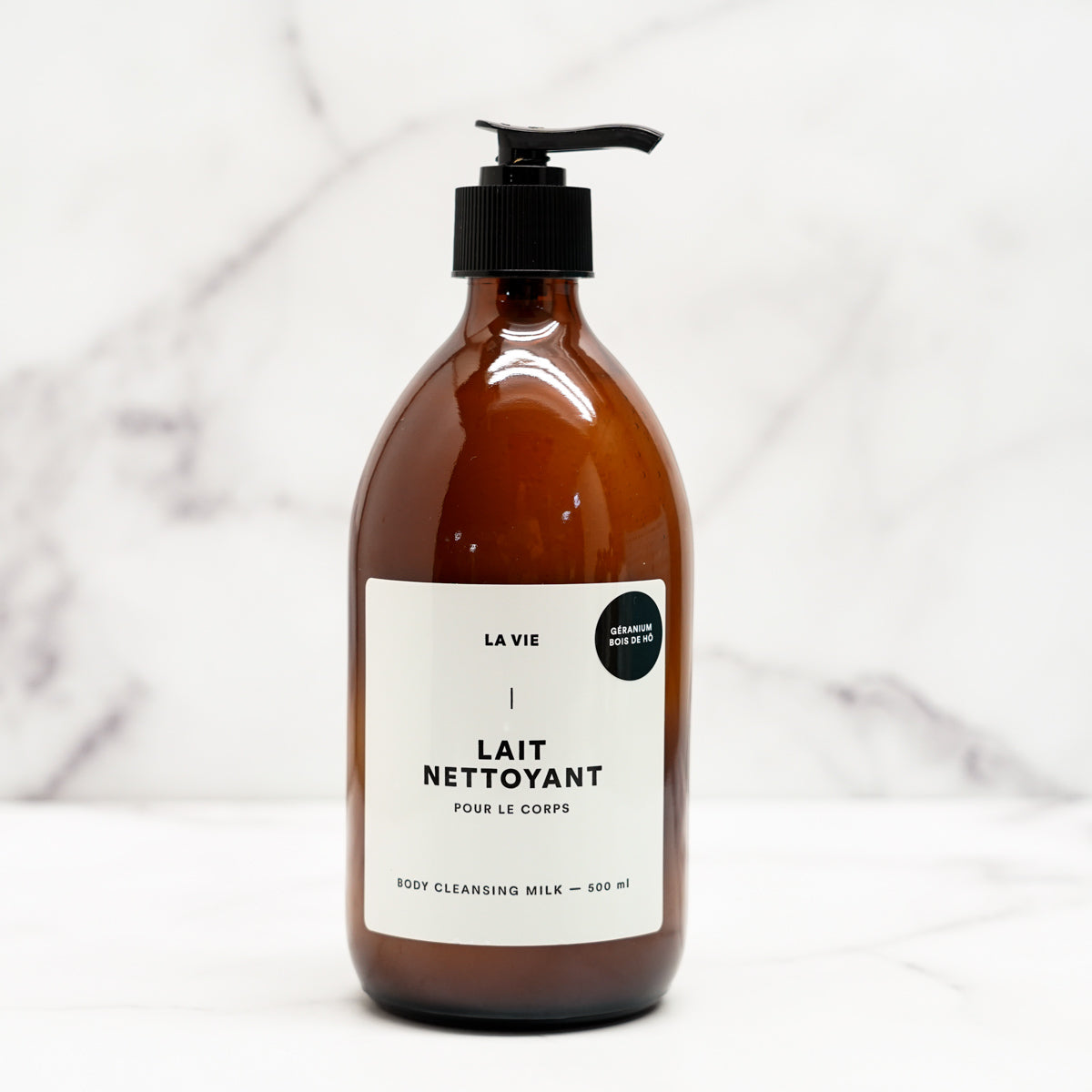 lait-nettoyant-pour-le-corps-la-vie-geranium-et-bois-de-ho,huiles-essentielles, geranium-bois-de-ho,naturel,vegan,la-vie,la-vie-apothicaire,montreal,ahuntsic,casa-luca,boutique-casa-luca,lait-nettoyant,lait-nettoyant-pour-le-corps