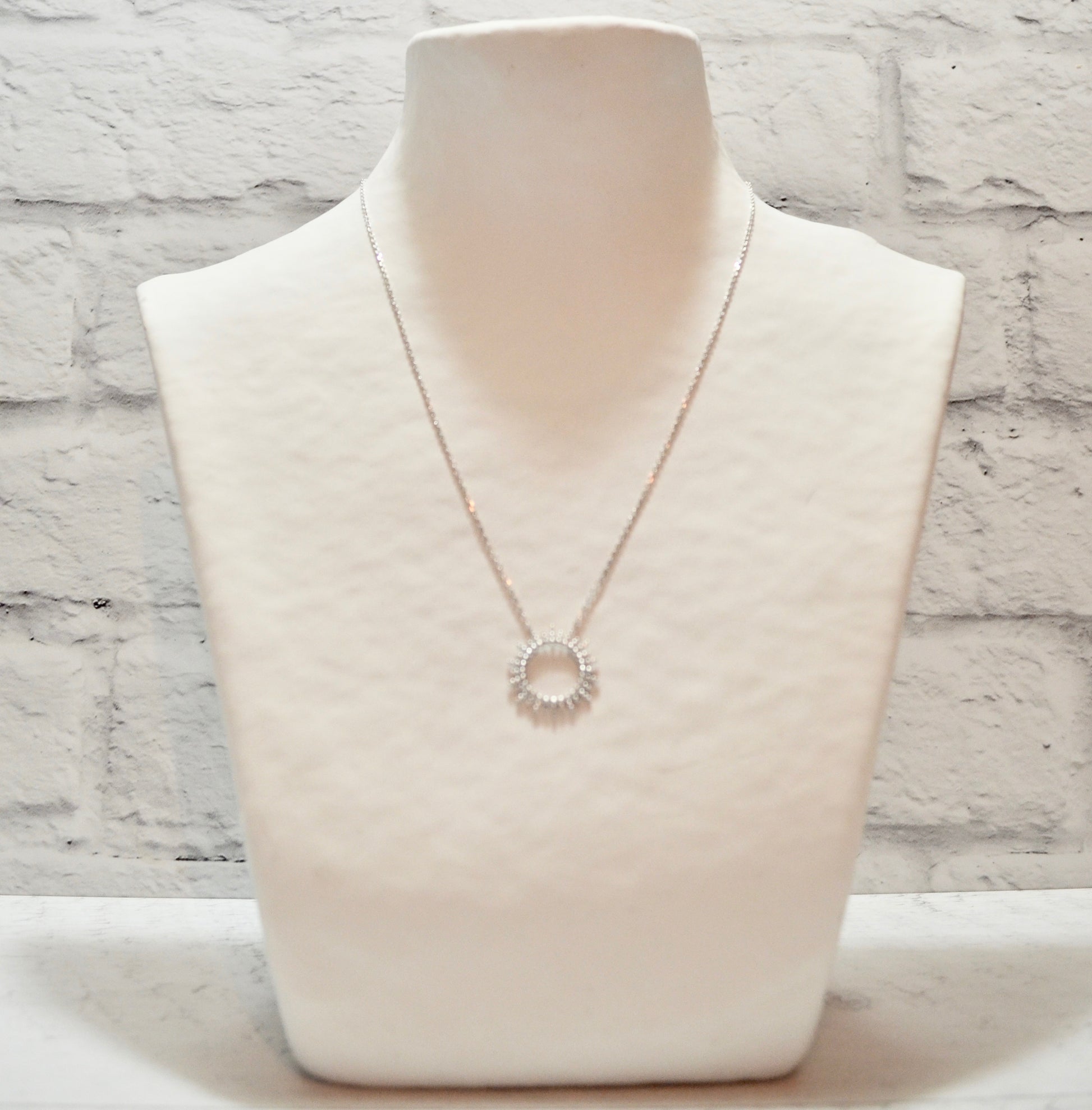 collier,argent,grand-soleil,soleil,bijoux,cadeau,idee-cadeau,femme,mode,boutique-casa-luca,casa-luca,montreal,ahutnsic