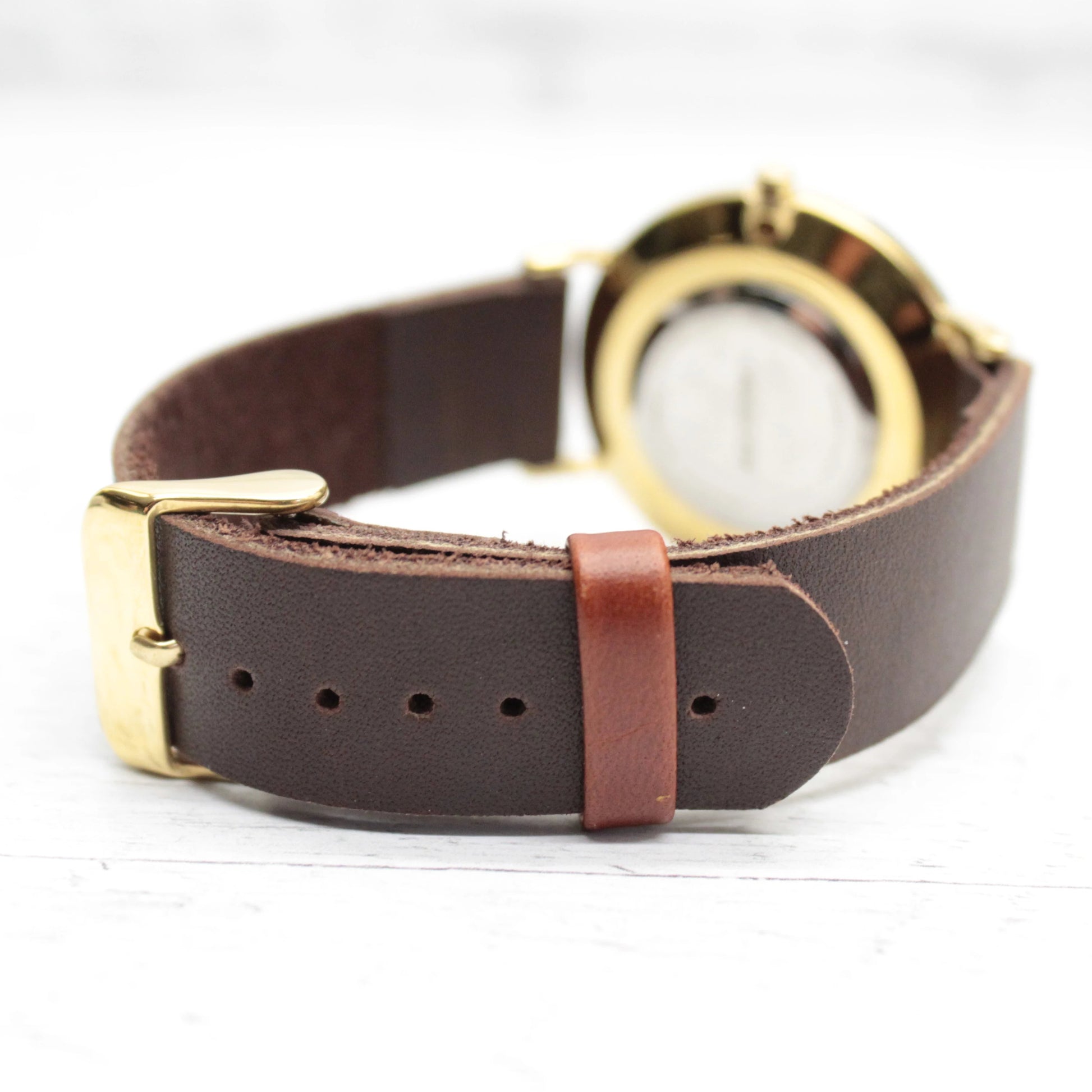 montre,chikiboom,brun,blanc,bracelet-fabrique-a-la-main-montreal ,boitier-montre -chikiboom,grandeur-ajustable, montre-est-hydrofuge,montreal,boutique,casa-luca,casa-luca,ahuntsic