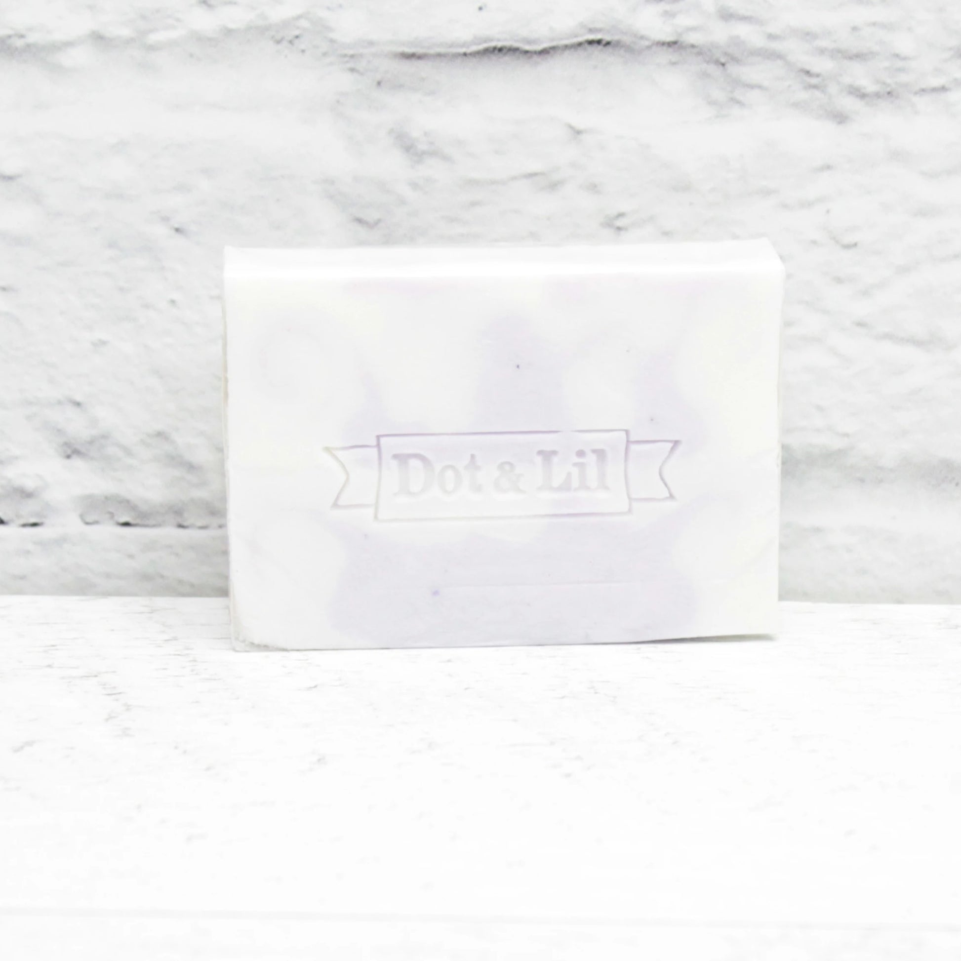 savon-en-barre,lavande,hibiscus,fait,quebec,fabrique,nature,idee-cadeau,produits,soins,dot-et-lil,dot-&-lil,montreal,quebec,casa-luca