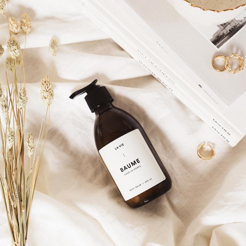 baume-pour-le-corps-la-vie-romarin-et-pamplemousse-montreal,huiles-essentielles,lavande,bois-de-ho,naturel,vegan,la-vie,la-vie-apothicaire, montreal,ahuntsic,casa-luca,boutique-casa-luca,baume,baume-pour-le-corps,