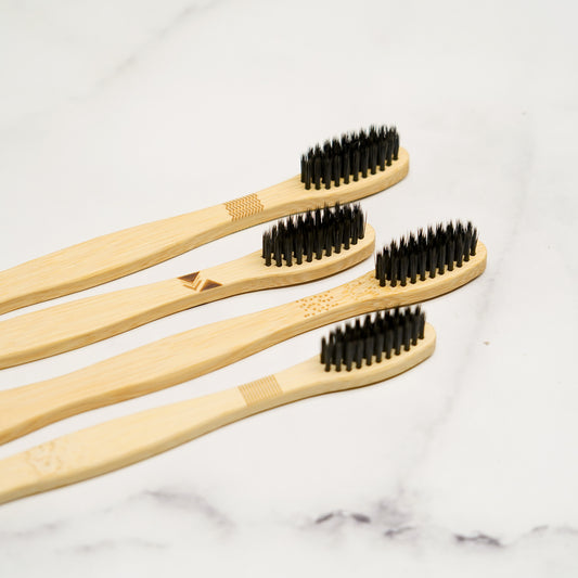 ensemble-de-4-brosses-a-dents-en-bambou,brosse-a-dents-en-bambou,bambou-antibactérien,compostable,biodegradable,ecoresponsable,montreal,boutique-casa-luca,boutique-montreal
