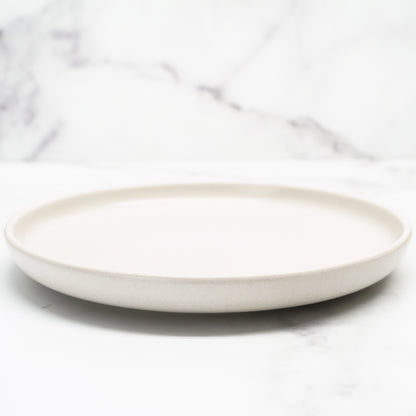 assiette-moyenne-en-gres-creme,assiette-grès,ahuntsic,montreal, boutique-casa-luca,casa-luca,vaisselle,achat-local,ahuntsic
