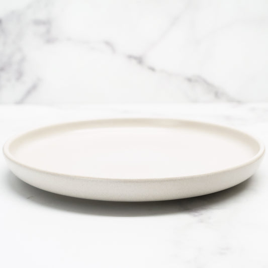 assiette-moyenne-en-gres-creme,assiette-grès,ahuntsic,montreal, boutique-casa-luca,casa-luca,vaisselle,achat-local,ahuntsic