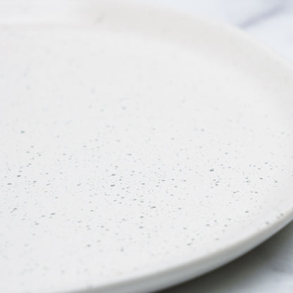 assiette-en-gres-creme,assiette-gres,ahuntsic,montreal,boutique-casa-luca, casa-luca,vaisselle,achat-local,ahuntsic