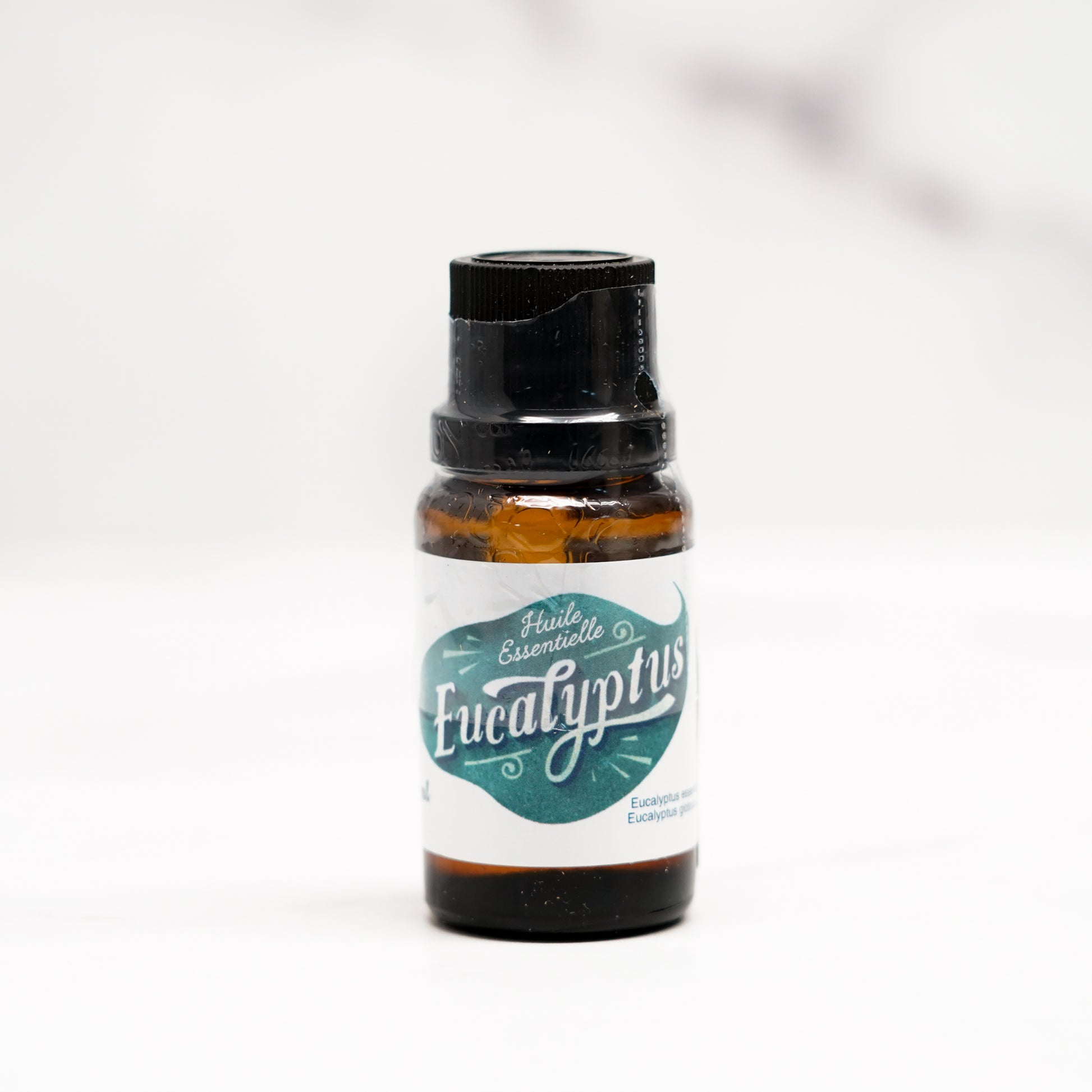 huile-essentielle-savonnerie-des-diligences-eucalyptus-montreal,huile-essentielle,casa-luca-ahuntsic,montreal,savonnerie-des-dilligences,produits-quebecois,fait,quebec,fabrique,boutique-casa-luca,