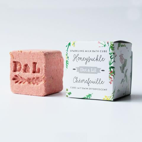 cube-de-lait,bain,bains,self-care,detente,effervescent,bombe-de-bain,fait,quebec,fabrique,nature,idee-cadeau,produits,soins,dot-et-lil,dot-&-lil,montreal,quebec,casa-luca,chevrefeuille