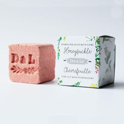 cube-de-lait,bain,bains,self-care,detente,effervescent,bombe-de-bain,fait,quebec,fabrique,nature,idee-cadeau,produits,soins,dot-et-lil,dot-&-lil,montreal,quebec,casa-luca,chevrefeuille