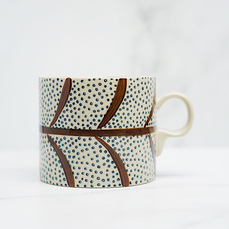 tasse-pois-bleus-et-marron,tasse,cafe,the,breuvage-chaud,tasse-a-cafe,citation,ceramique,idee-cadeau,montreal,boutique,montreal