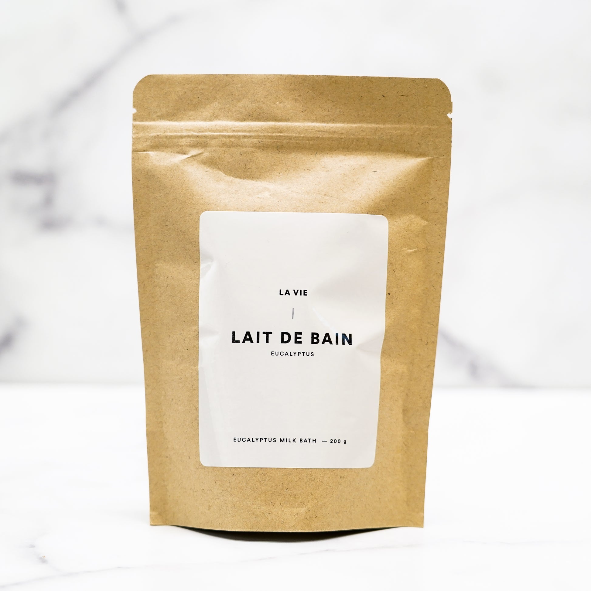 lait-de-bain-la-vie-eucalyptus,huiles-essentielles,eucalyptus,naturel,vegan,la-vie,la-vie-apothicaire,montreal,ahuntsic,casa-luca,boutique-casa-luca,lait-de-bain,self-care,prendre-soin-de-soi,prendre-un-moment-pour-soi